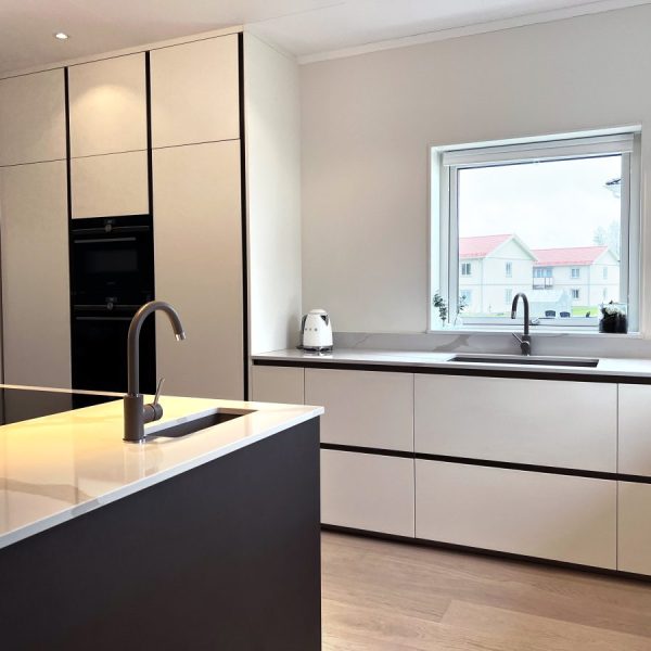 Modell Oltre monterat i Trollhättan LUBEkök Vänersborg